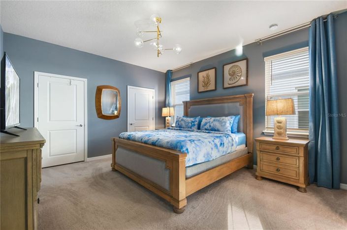 Image No.27-8 Bed Property for sale