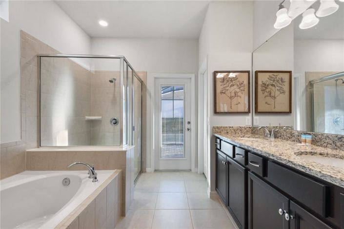 Image No.30-8 Bed Property for sale