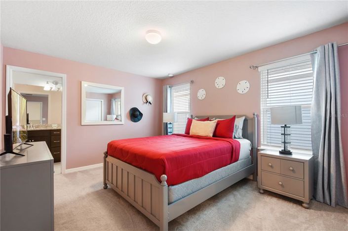 Image No.44-8 Bed Property for sale