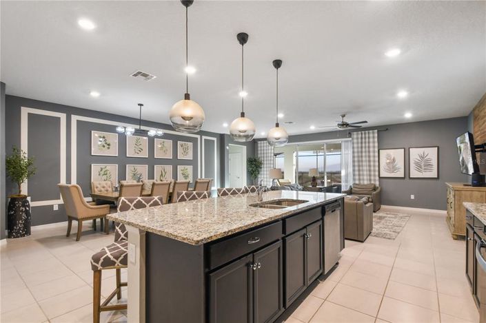 Image No.9-8 Bed Property for sale