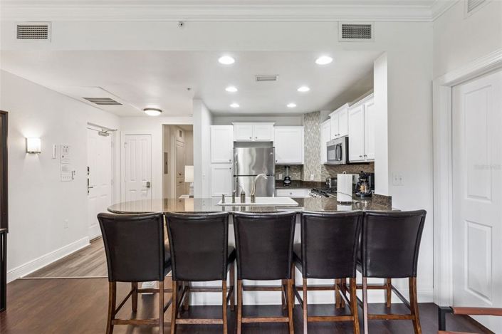 Image No.3-3 Bed Property for sale