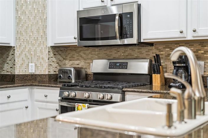 Image No.34-3 Bed Property for sale