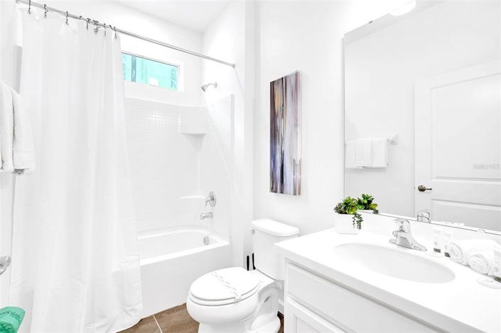 Image No.16-8 Bed Property for sale