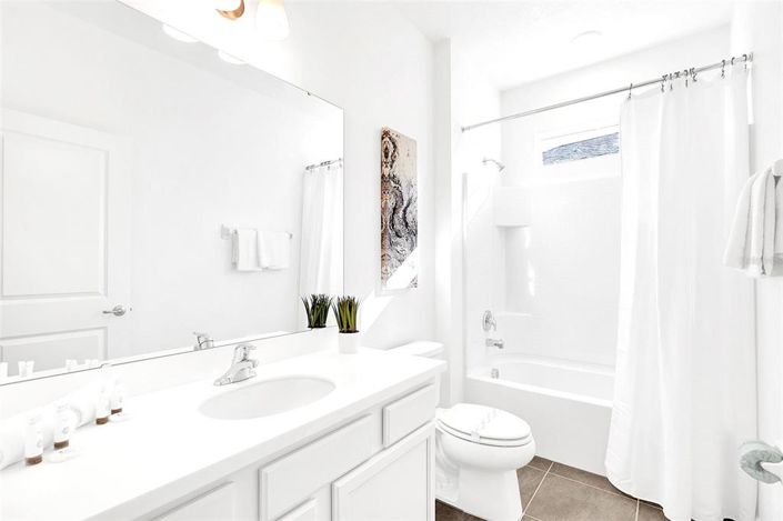 Image No.18-8 Bed Property for sale