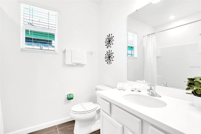 Image No.22-8 Bed Property for sale