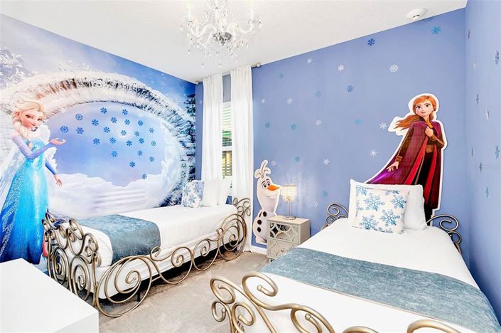 Image No.23-8 Bed Property for sale