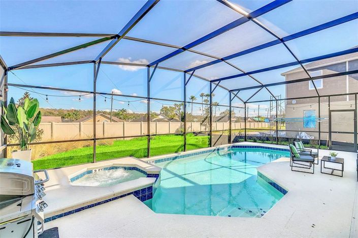 Image No.33-8 Bed Property for sale