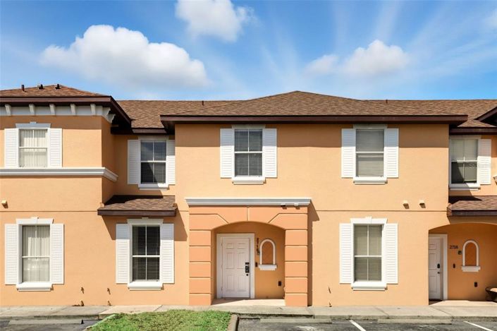 Image No.1-3 Bed Townhouse for sale
