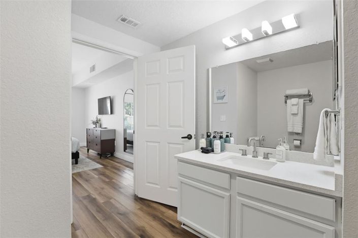 Image No.18-4 Bed Townhouse for sale