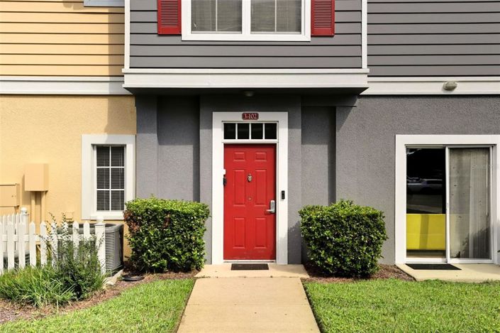 Image No.2-4 Bed Townhouse for sale