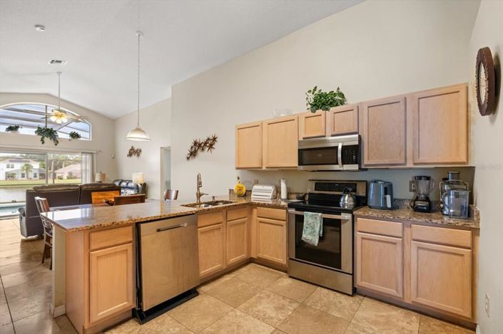 Image No.12-5 Bed Property for sale