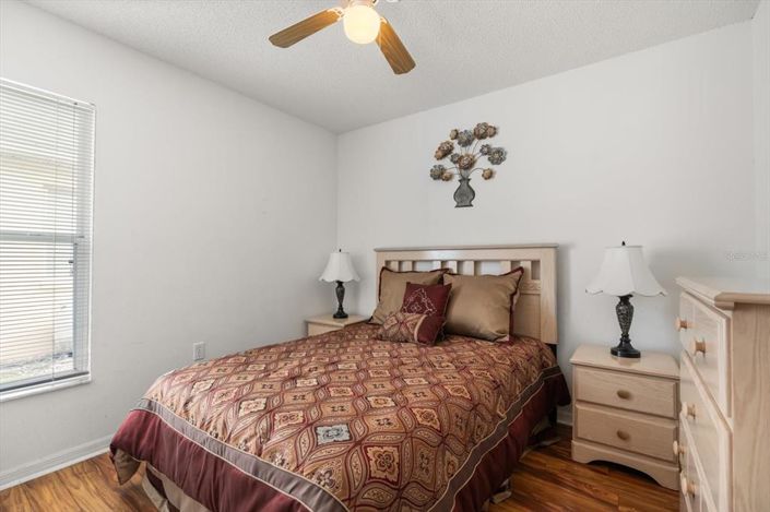 Image No.20-5 Bed Property for sale