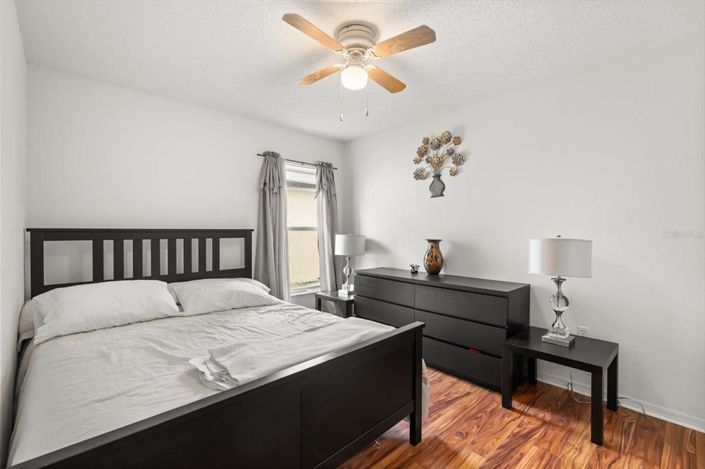 Image No.22-5 Bed Property for sale