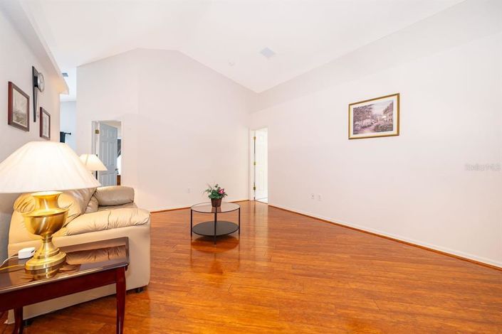 Image No.6-4 Bed Property for sale