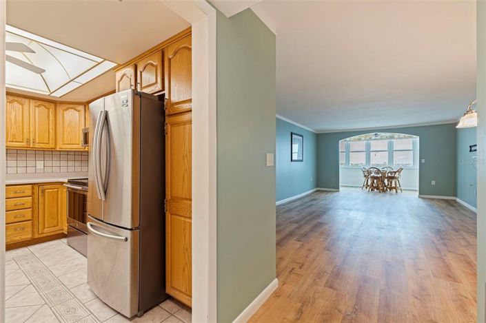 Image No.10-2 Bed Property for sale