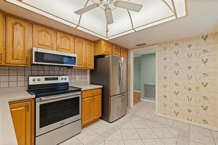 Image No.12-2 Bed Property for sale