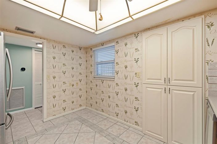 Image No.13-2 Bed Property for sale