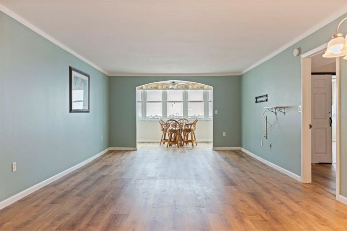 Image No.15-2 Bed Property for sale