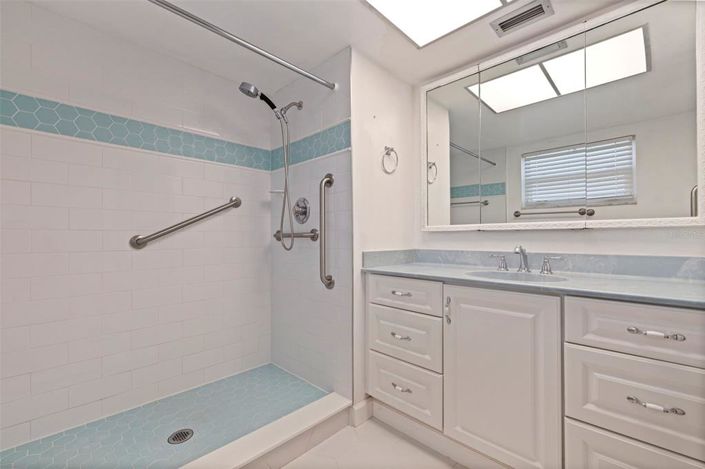 Image No.26-2 Bed Property for sale