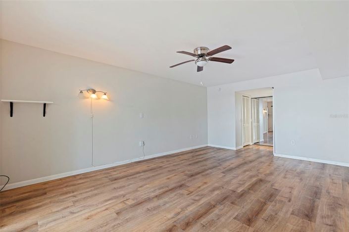 Image No.27-2 Bed Property for sale