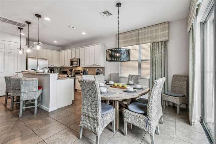 Image No.17-7 Bed Property for sale