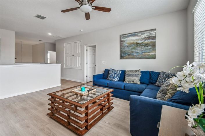 Image No.27-7 Bed Property for sale