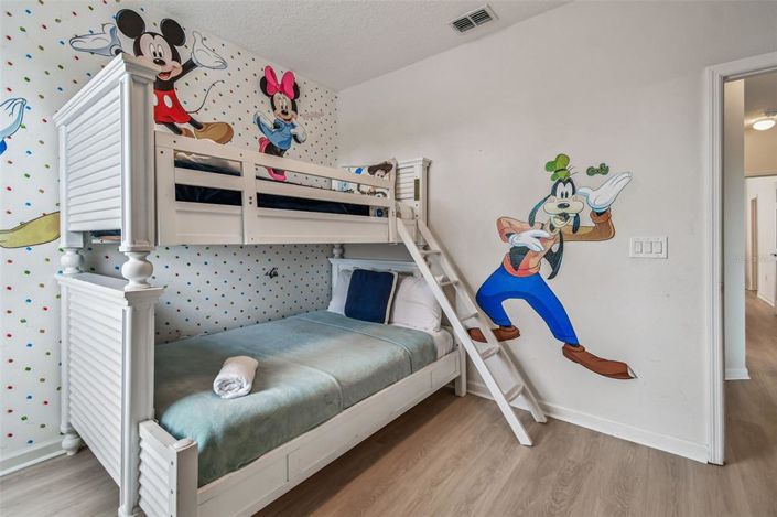 Image No.30-7 Bed Property for sale