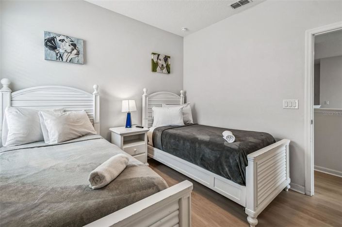 Image No.32-7 Bed Property for sale