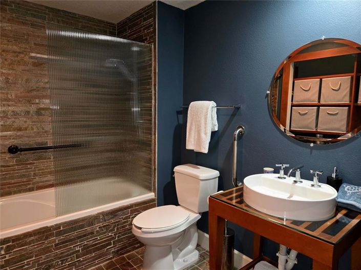 Image No.32-2 Bed Property for sale