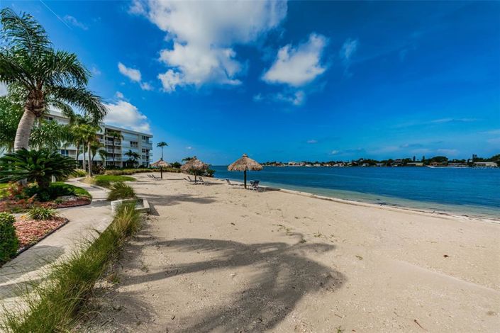 Image No.41-2 Bed Property for sale