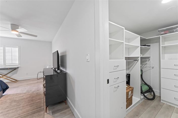 Image No.20-3 Bed Property for sale