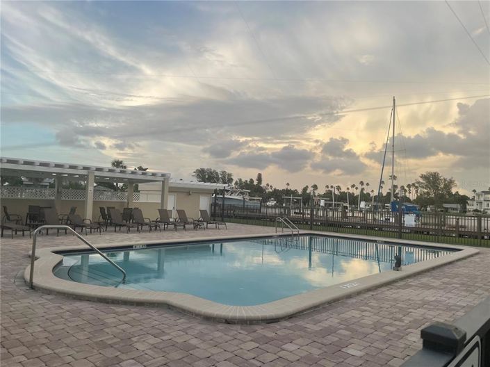 Image No.42-3 Bed Property for sale