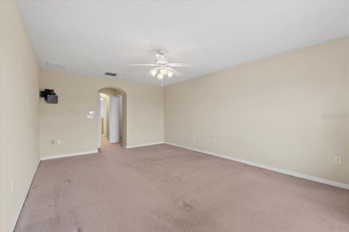 Image No.32-5 Bed Property for sale