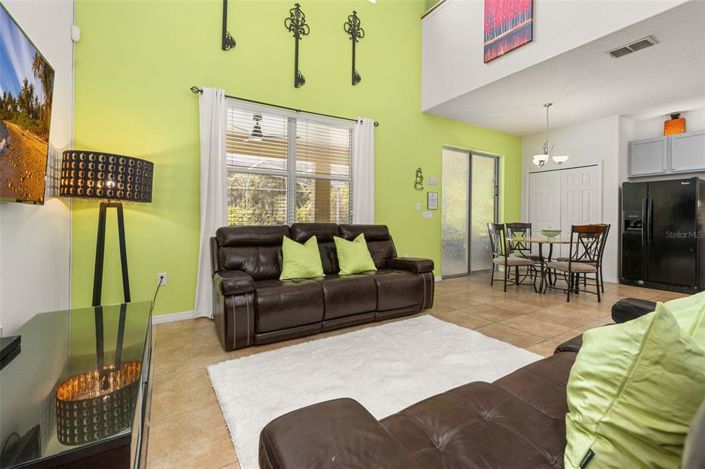 Image No.12-6 Bed Property for sale