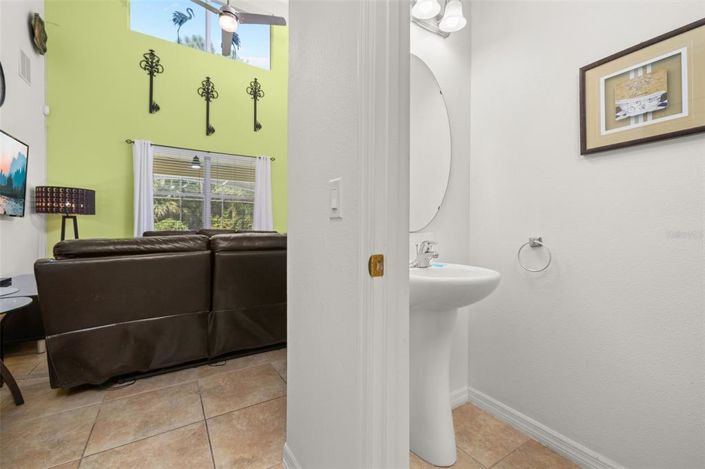 Image No.20-6 Bed Property for sale