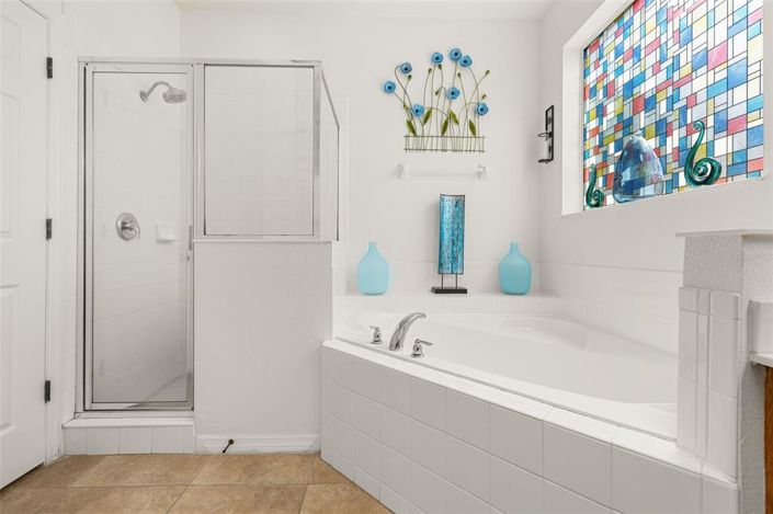 Image No.26-6 Bed Property for sale