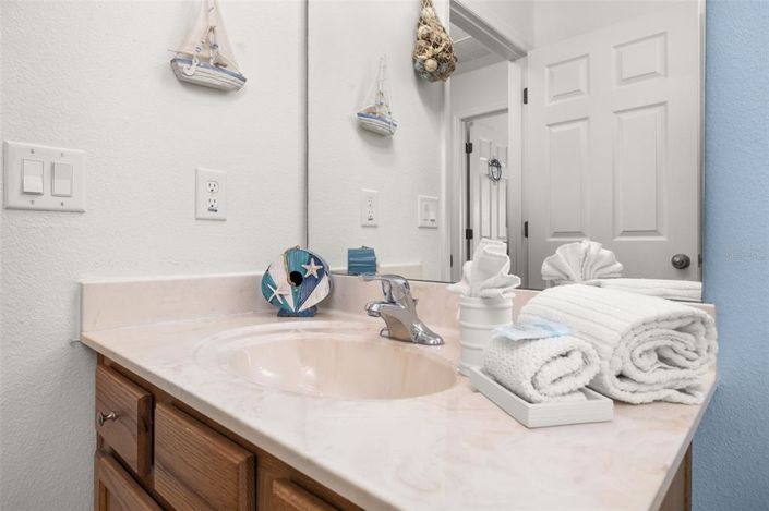 Image No.37-6 Bed Property for sale