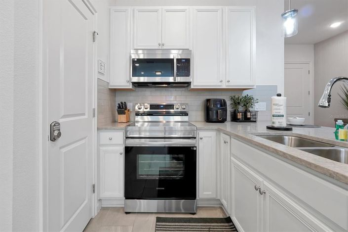 Image No.10-5 Bed Townhouse for sale