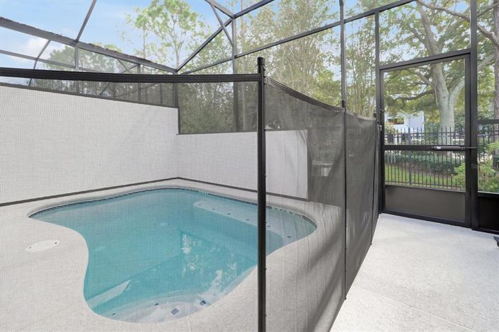 Image No.19-5 Bed Townhouse for sale