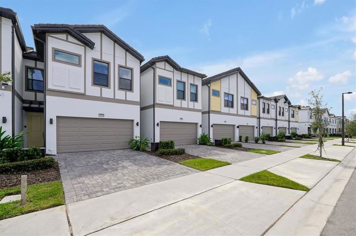 Image No.2-5 Bed Townhouse for sale