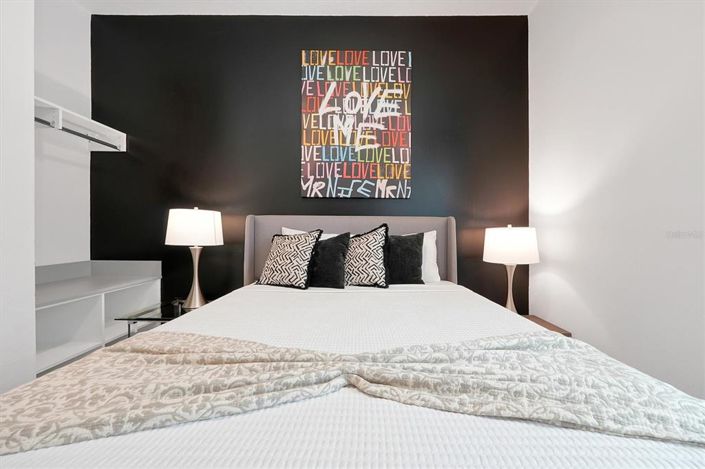 Image No.21-5 Bed Townhouse for sale