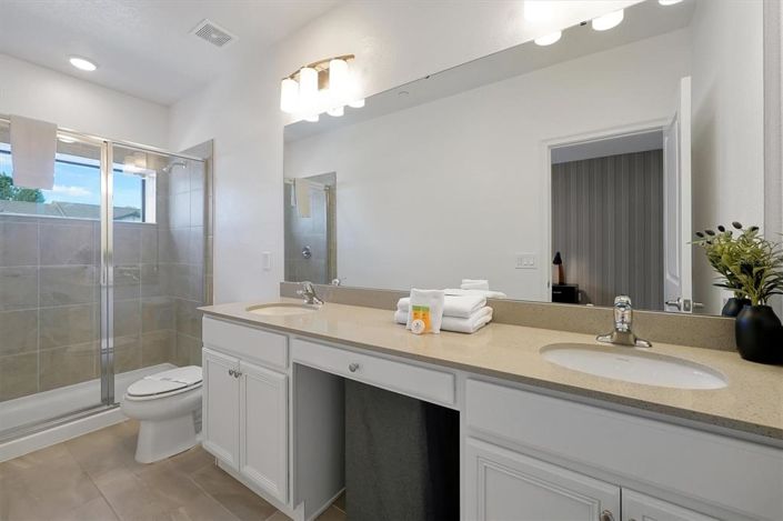 Image No.29-5 Bed Townhouse for sale