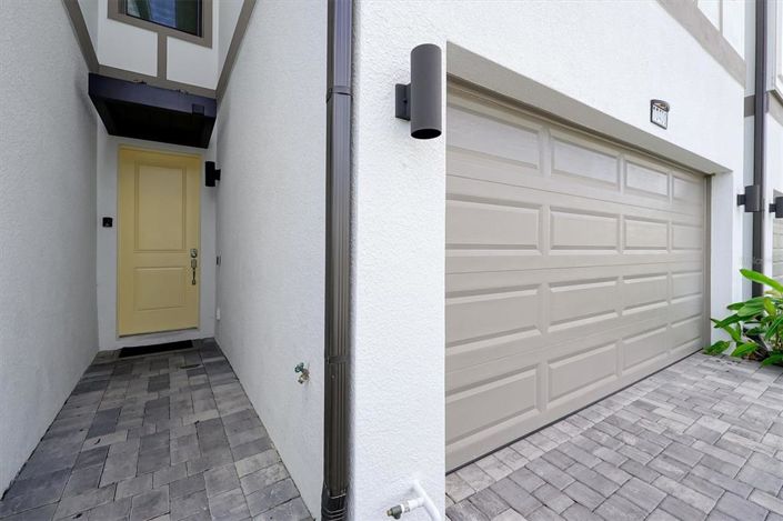 Image No.3-5 Bed Townhouse for sale