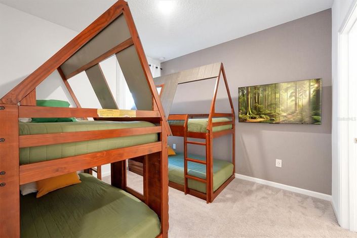 Image No.33-5 Bed Townhouse for sale