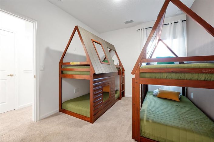 Image No.34-5 Bed Townhouse for sale