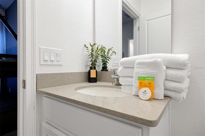 Image No.36-5 Bed Townhouse for sale