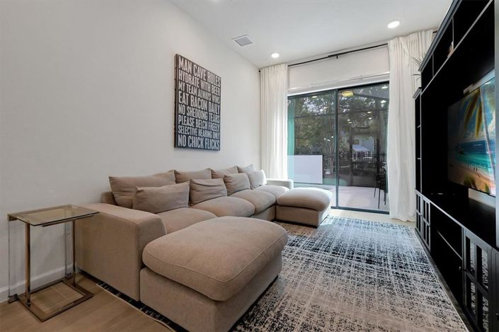 Image No.5-5 Bed Townhouse for sale