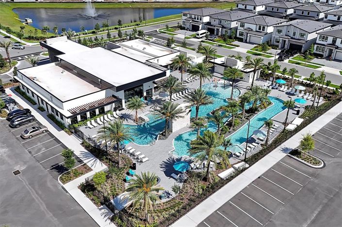 Image No.52-5 Bed Townhouse for sale