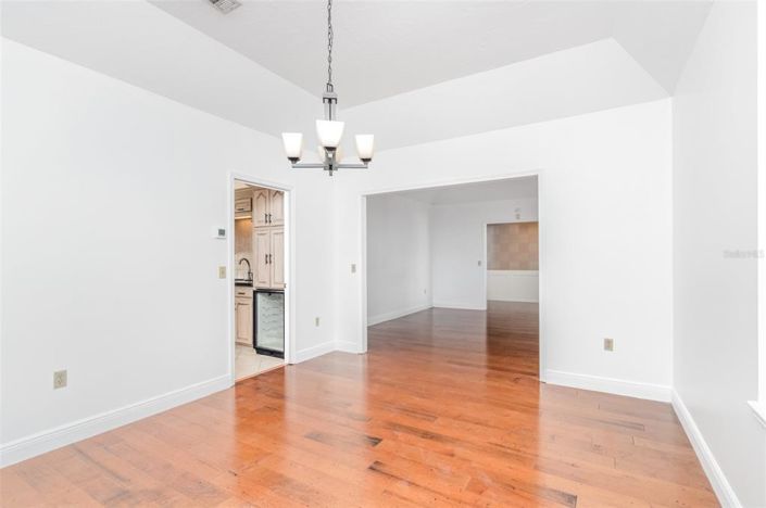 Image No.10-4 Bed Property for sale