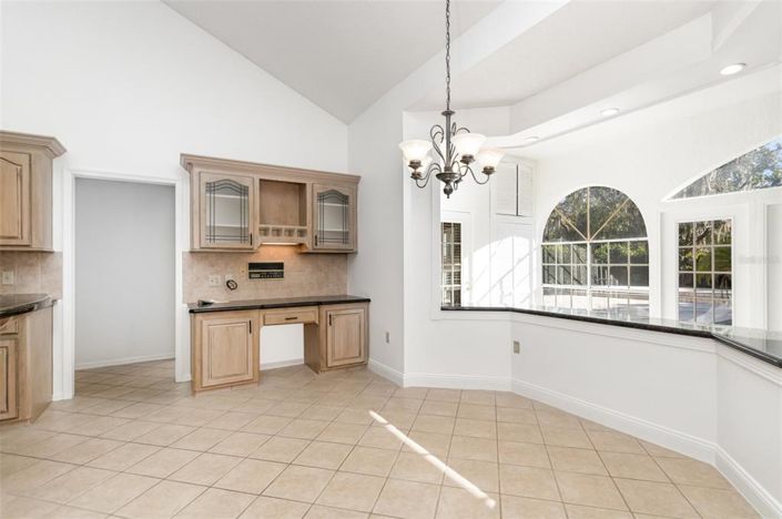 Image No.12-4 Bed Property for sale